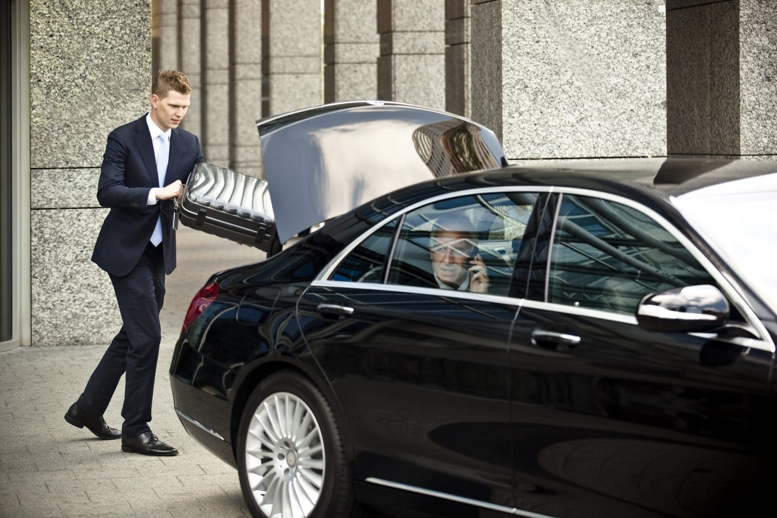 BOOK A CHAUFFEUR SERVICE